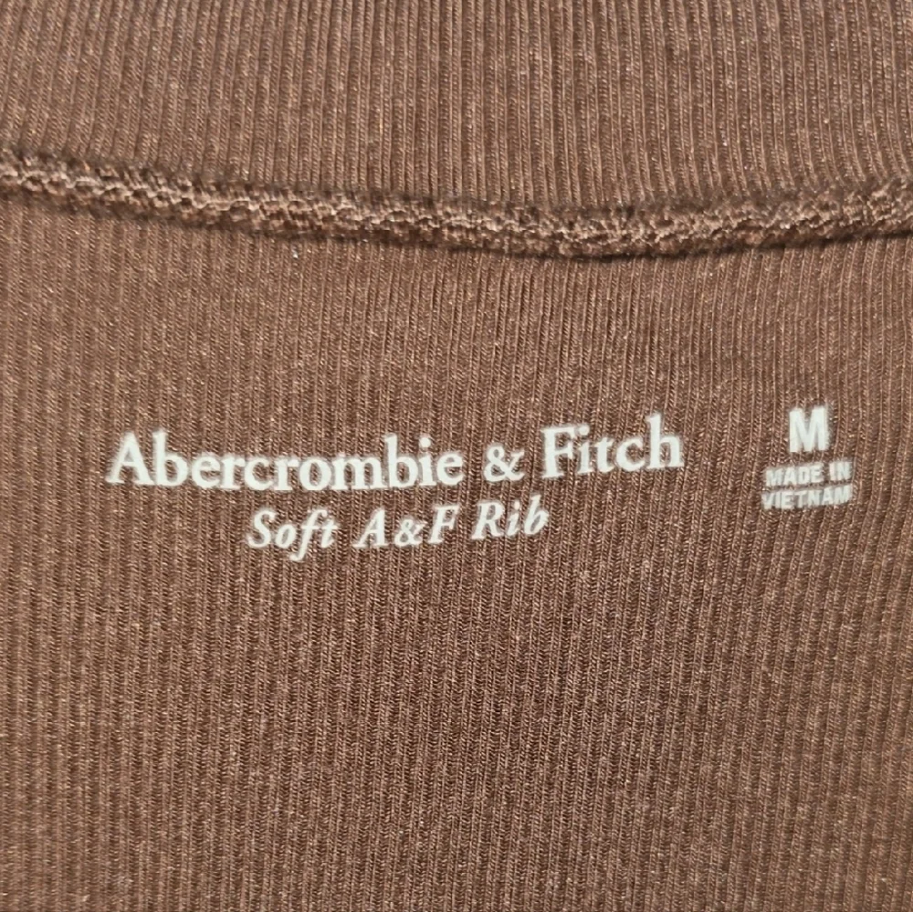 Abercrombie & Fitch Brown Collared Crop Top - Picture 3 of 3